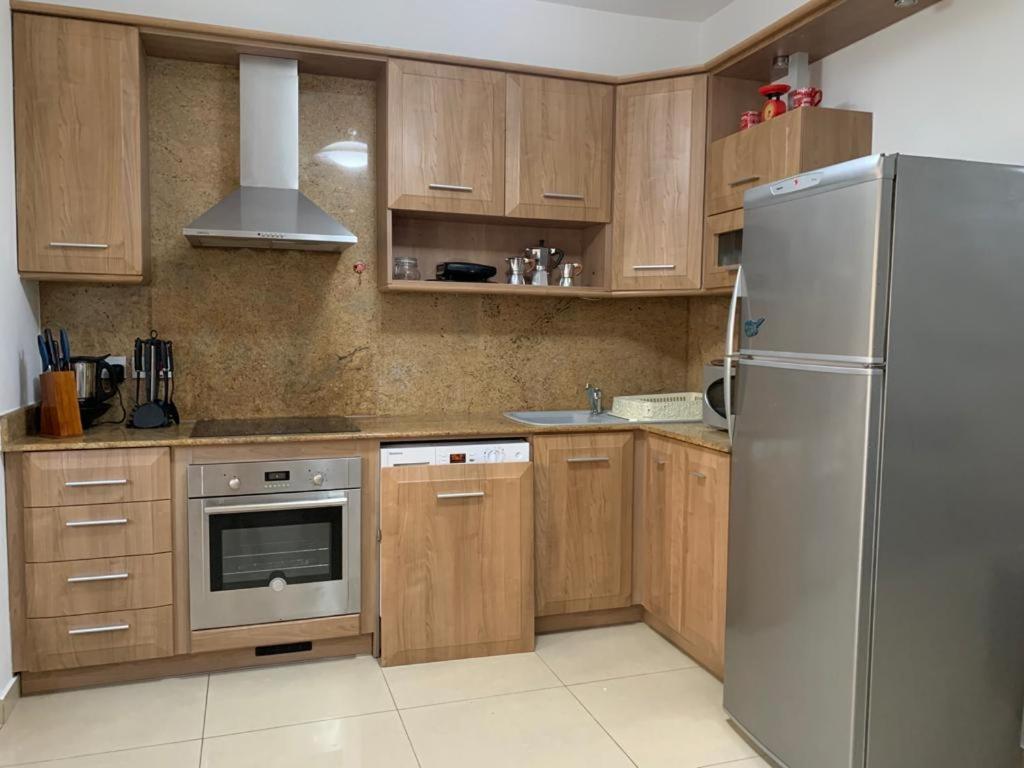 Protea Court Apartments, St Julians Сент Джулианс Экстерьер фото