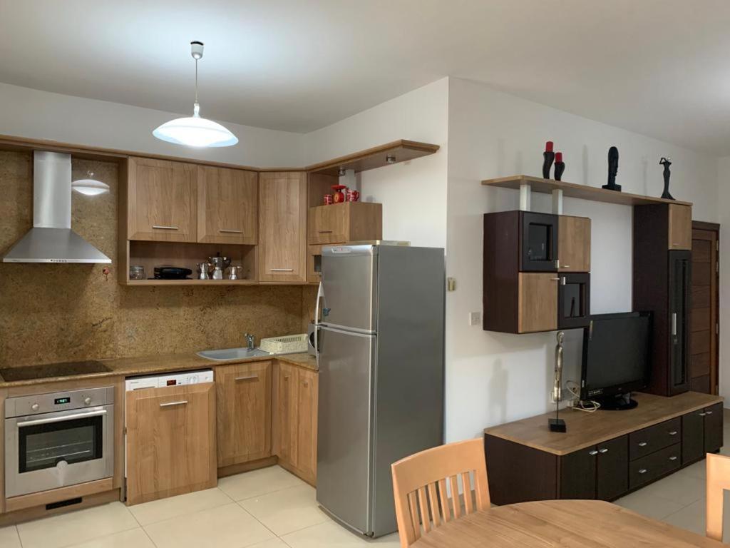 Protea Court Apartments, St Julians Сент Джулианс Экстерьер фото